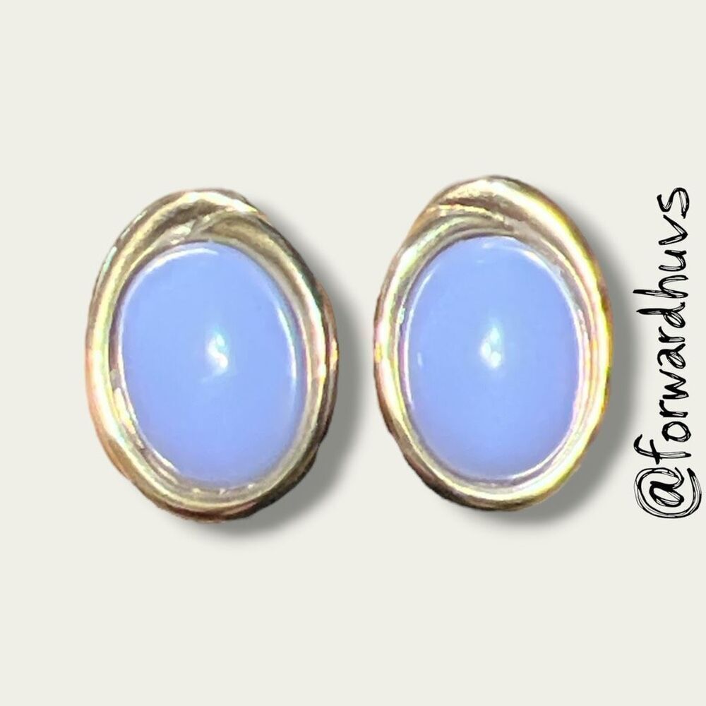 Vintage Trifari Gold-Tone Clip-On Earrings – Violet Cabochon